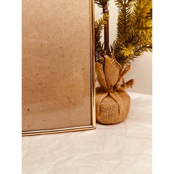 Vintage Solid Brass Picture Frame Thin Minimalist Tabletop Wall Mount 5x7 1990s - Picture 5 of 5